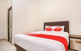 OYO 1626 Alena Residence Near RS Ludira Husada Tama